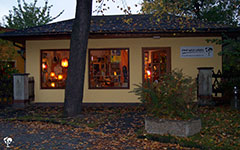 JPG Unser Laden von außen.