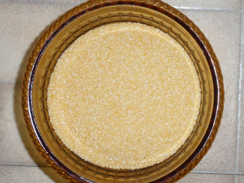 Maisgrieß, z.B. für Polenta.