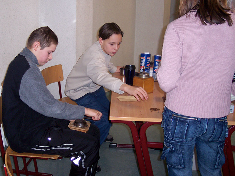 Kaffeeparcours Station 5. Mahlen und Genie&szlig;en.