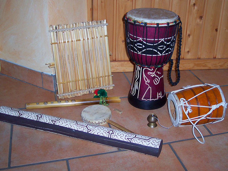 Fair produzierte Musikinstrumente.