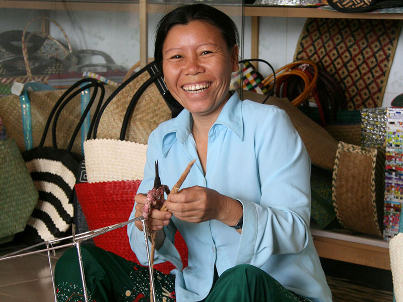Korbproduzentin Vietnam © El Puente 2016.